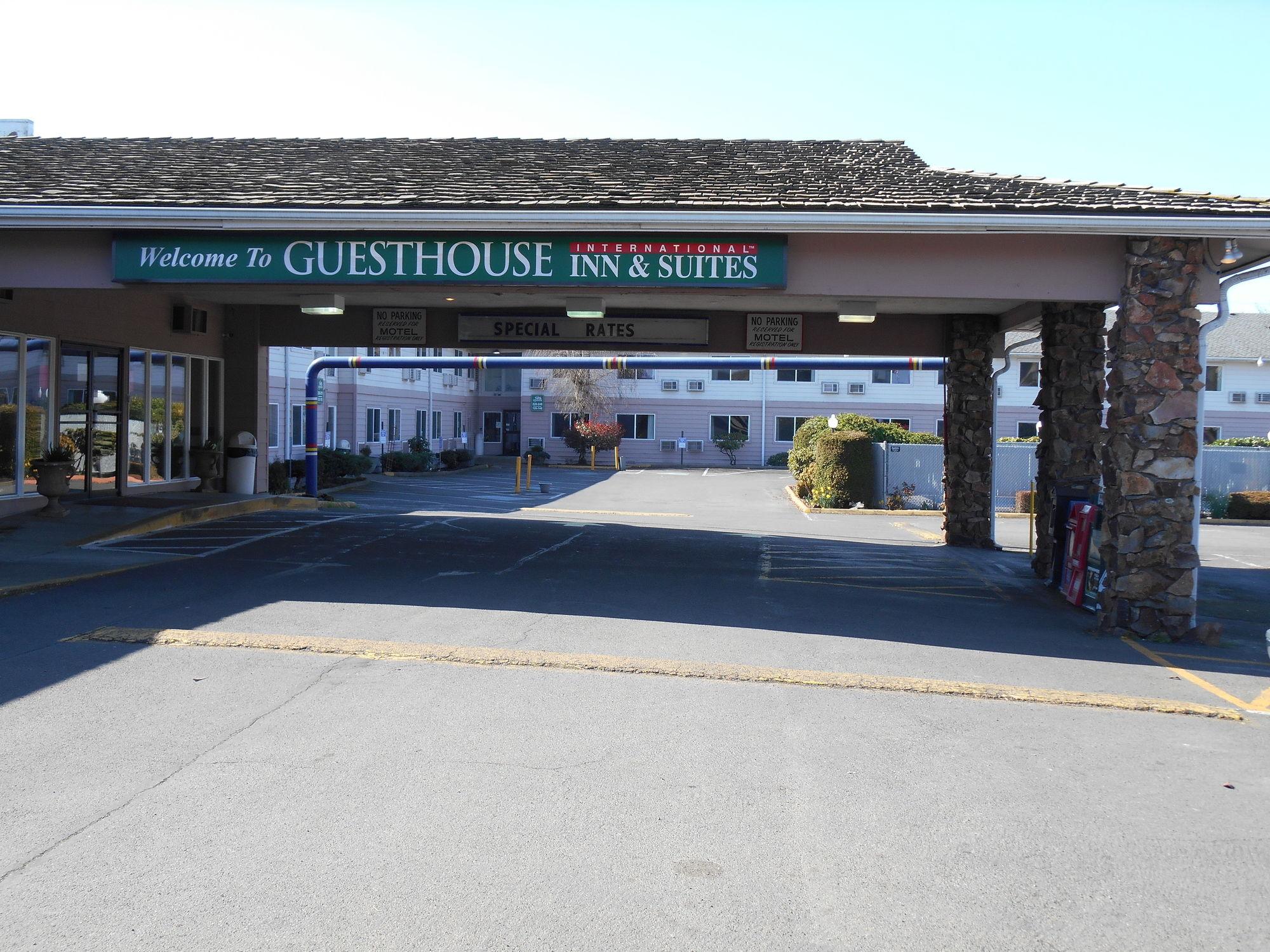 Guesthouse Inn & Suites Eugene/スプリングフィールド エクステリア 写真