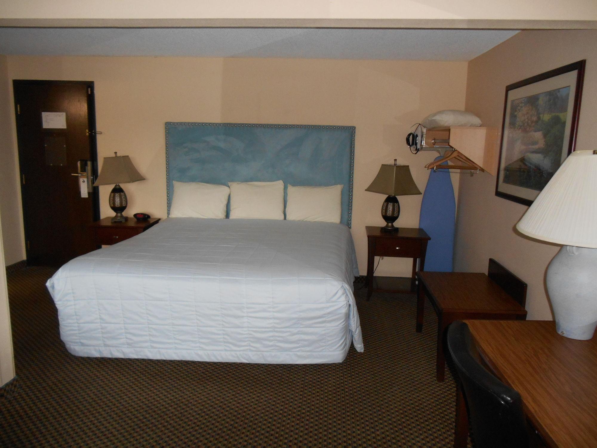 Guesthouse Inn & Suites Eugene/スプリングフィールド エクステリア 写真