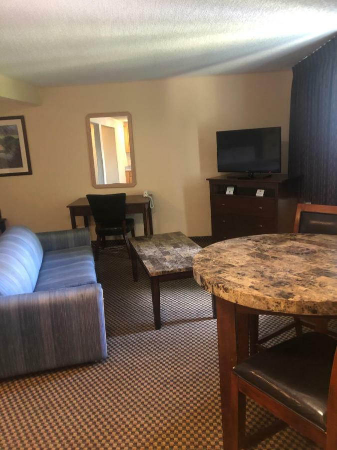 Guesthouse Inn & Suites Eugene/スプリングフィールド エクステリア 写真
