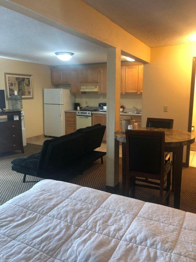 Guesthouse Inn & Suites Eugene/スプリングフィールド エクステリア 写真