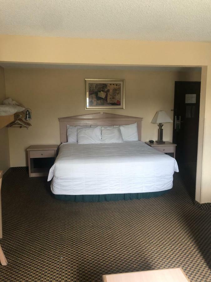 Guesthouse Inn & Suites Eugene/スプリングフィールド エクステリア 写真