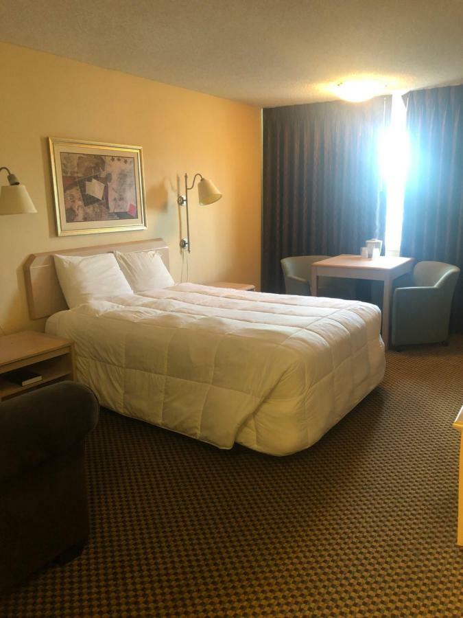 Guesthouse Inn & Suites Eugene/スプリングフィールド エクステリア 写真