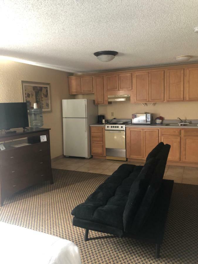 Guesthouse Inn & Suites Eugene/スプリングフィールド エクステリア 写真