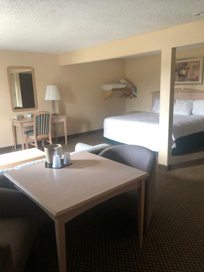 Guesthouse Inn & Suites Eugene/スプリングフィールド エクステリア 写真