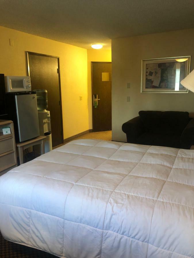 Guesthouse Inn & Suites Eugene/スプリングフィールド エクステリア 写真